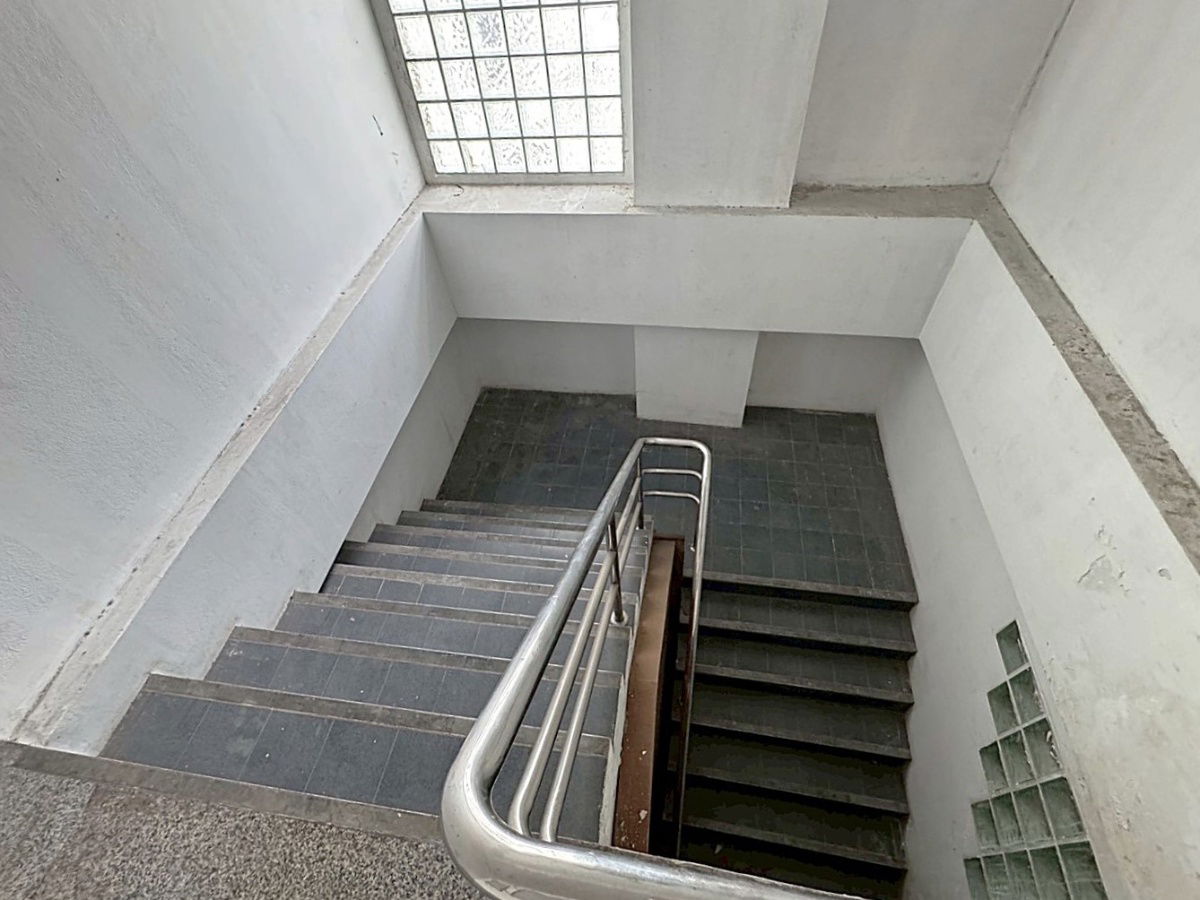 picture 🏢 A 7-storey building with a solid structure, located on Rama 9 Road 💥 Special Price 💥 - 21/28