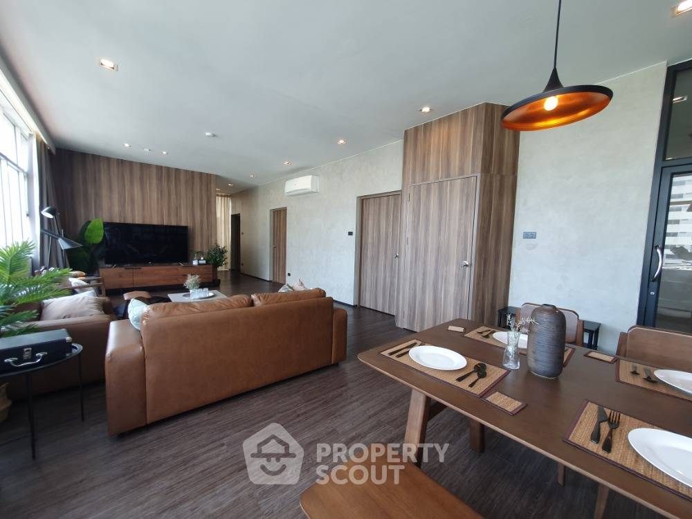 picture 3-BR Condo at The Room Bts Wongwianyai near BTS Wongwian Yai (ID 513621) - 5/17