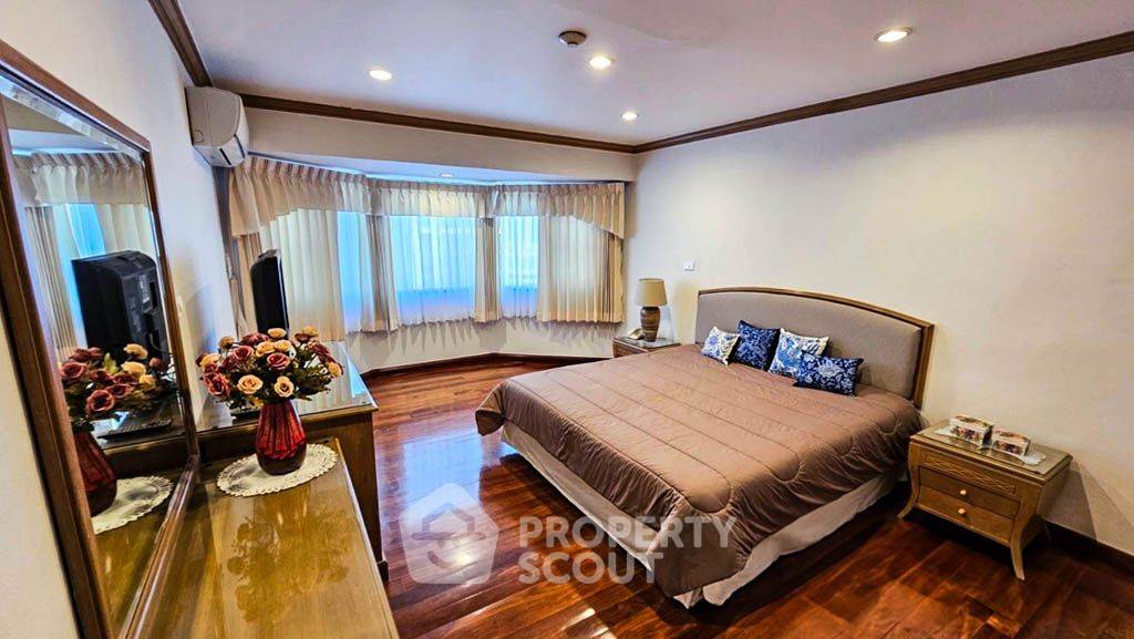 picture 2-BR Condo at Baan Suanpetch Condominium near BTS Phrom Phong (ID 2108267) - 11/15