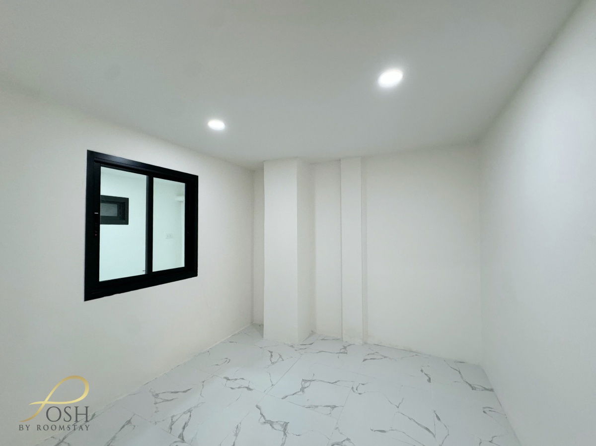 รูป หมู่บ้านชเลคีรี กะทู้ - บ้านรีโนเวทใหม่ทำเลกะทู้  ใกล้ปั๊มบางจากกะทู้ ห้องนอนใหญ่มาพร้อมระเบียง ไม่ชนบ้านหลังอื่น บรรยากาศโปร่งโล่ง - รูปที่ 15/32