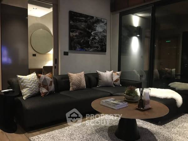 รูป คอนโด 2-ห้องนอน ที่ เดอะ ลอฟท์ อโศก ใกล้ MRT เพชรบุรี (ID 2338018) - รูปที่ 3/14