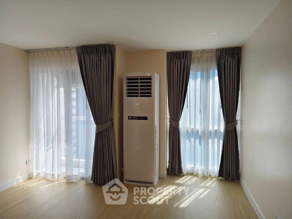 รูป คอนโด 1-ห้องนอน ที่ สีลม สวีท คอนโดมิเนียม ใกล้ BTS เซนต์หลุยส์ (ID 2041975) - รูปที่ 4/14