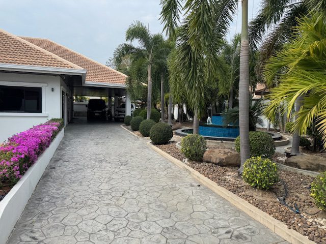 picture 6 Bedrooms Pool Villa in Jomtien for Sale - 15/16