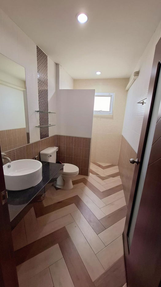 picture 2 Beds House in North Pattaya for Sale - 10/12