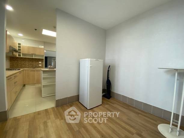 picture 4-BR Condo at 33 Tower near BTS Phrom Phong (ID 1013480) - 12/15