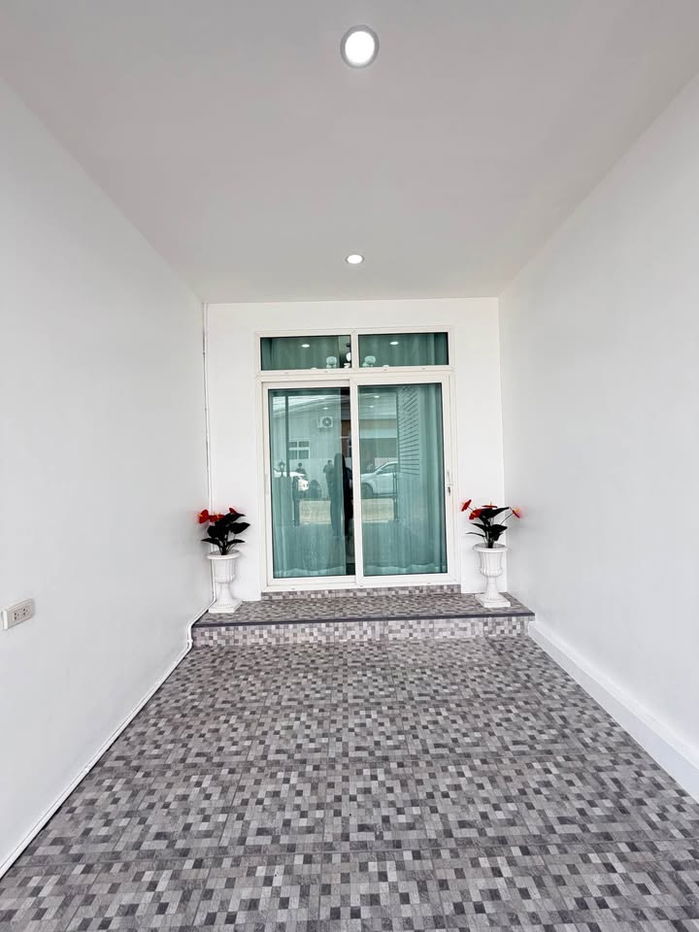 รูป ขายทาวน์เฮ้าส์ ซอยเนินพลับหวาน พร้อมเฟอร์นิเจอร์ครบชุด - รูปที่ 4/20