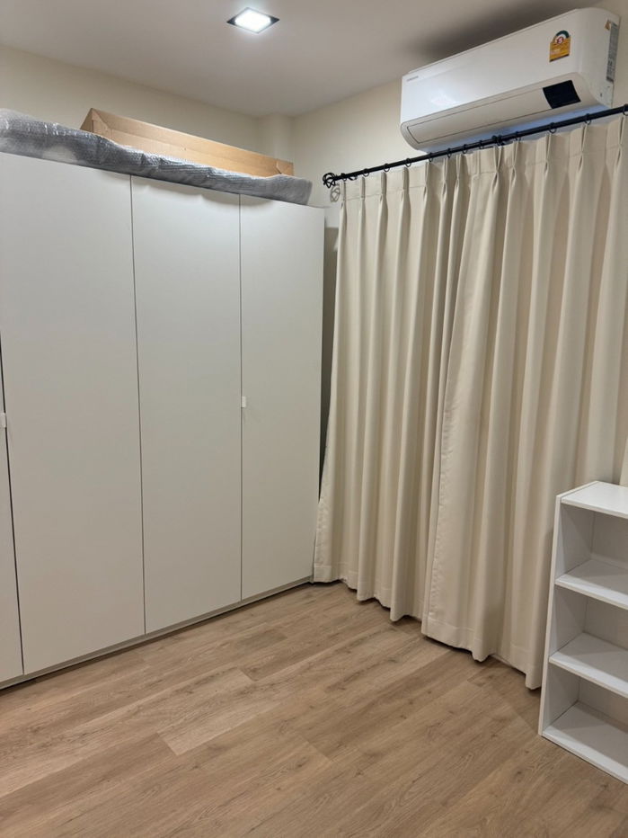 picture Two storey house for rent with 4 bedrooms,4 toilets and 1 kitchen.  - 27/41