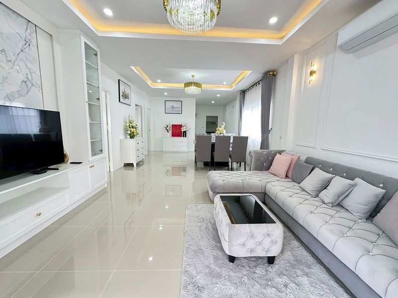 picture For Rent Single House in Pattaya 3 Bedrooms 3 Bathrooms - 9/18