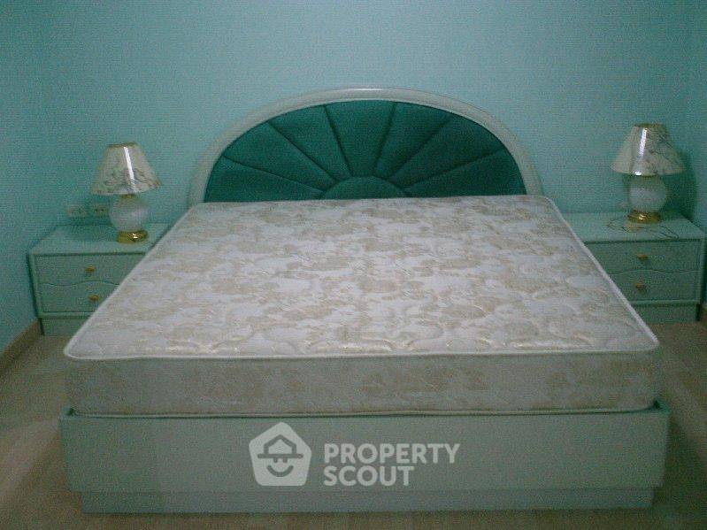 picture 2-BR Condo at Bangkok Garden in Chong Nonsi (ID 513287) - 7/9