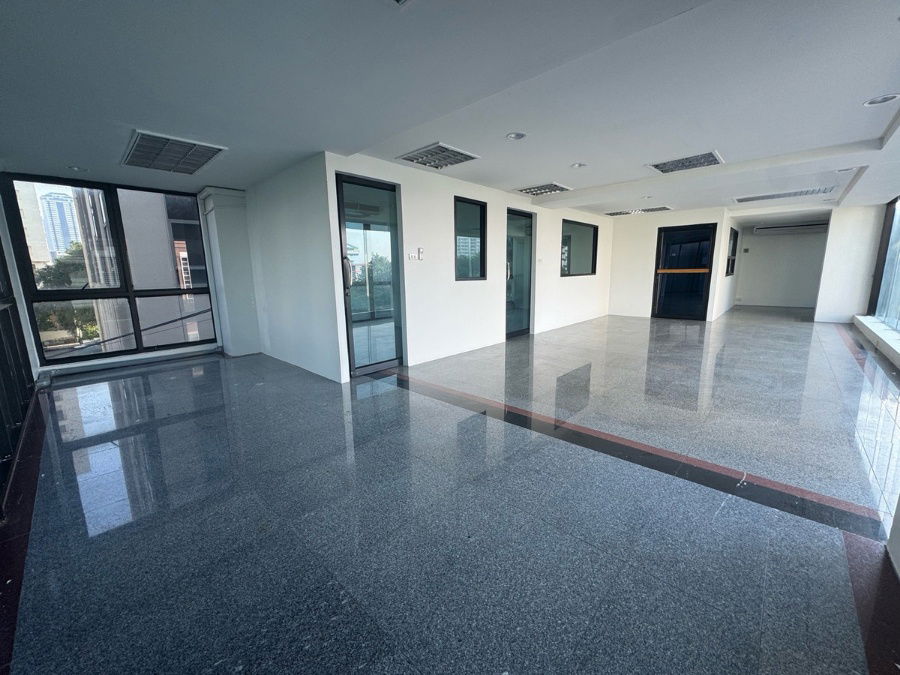 รูป 🏢 ให้เช่าพื้นที่สำนักงานส่วนตัว ชั้น 4 ติดถนนใหญ่ สาทร–นราธิวาสฯ ใจกลาง CBD - รูปที่ 3/9