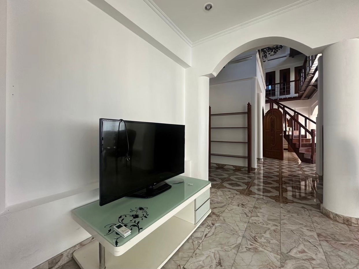 รูป วิลล่าสระว่ายน้ำ 7 ห้องนอนให้เช่า – ทัพพระยา - รูปที่ 4/13