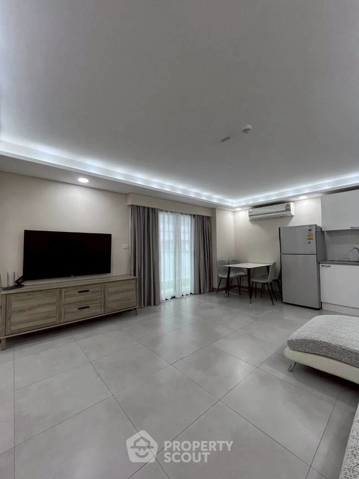 picture 1-BR Condo at Siam Oriental Tropical Garden close to Phratamnak (ID 2463281) - 6/11