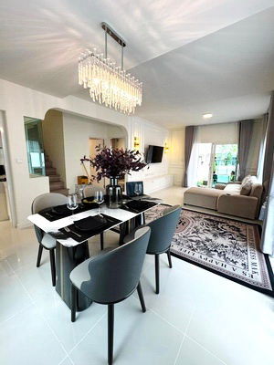 รูป [ให้เช่า] หมู่บ้าน วิลลาจจิโอ 3 ศรีนครินทร์ - บางนา / 4 ห้องนอน 3 ห้องน้ำ / 70 ตรว. 200 ตรม. **85,000** บ้านเดี่ยวพร้อมสระส่วนตัว ตกแต่งสวย - รูปที่ 2/12