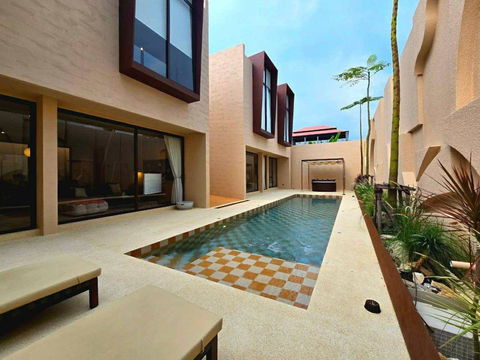 ขายพูลวิลล่าสุดหรู 5 ห้องนอน – ถนนทัพพระยา