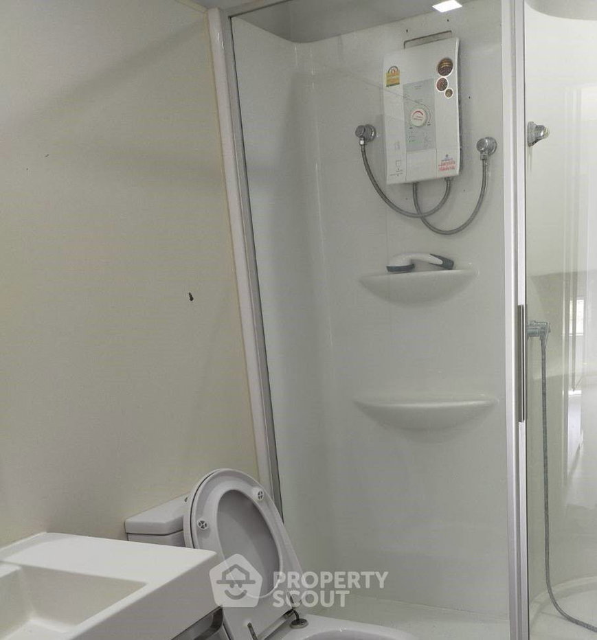 picture Affordable 1-BR Condo In The Room Ratchada-Ladprao, MRT Ratchadaphisek (ID 993357) - 5/5