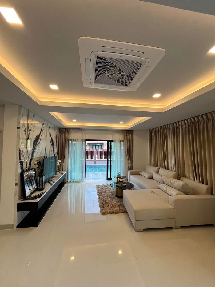 picture Luxury Pool Villa for Rent – Huay Yai, Pattaya - 3/13