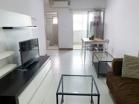 BTS Ratchayothin 900 m. Price  12,000 Baht Condo Supalai Park Ratchayothin ( Rental )