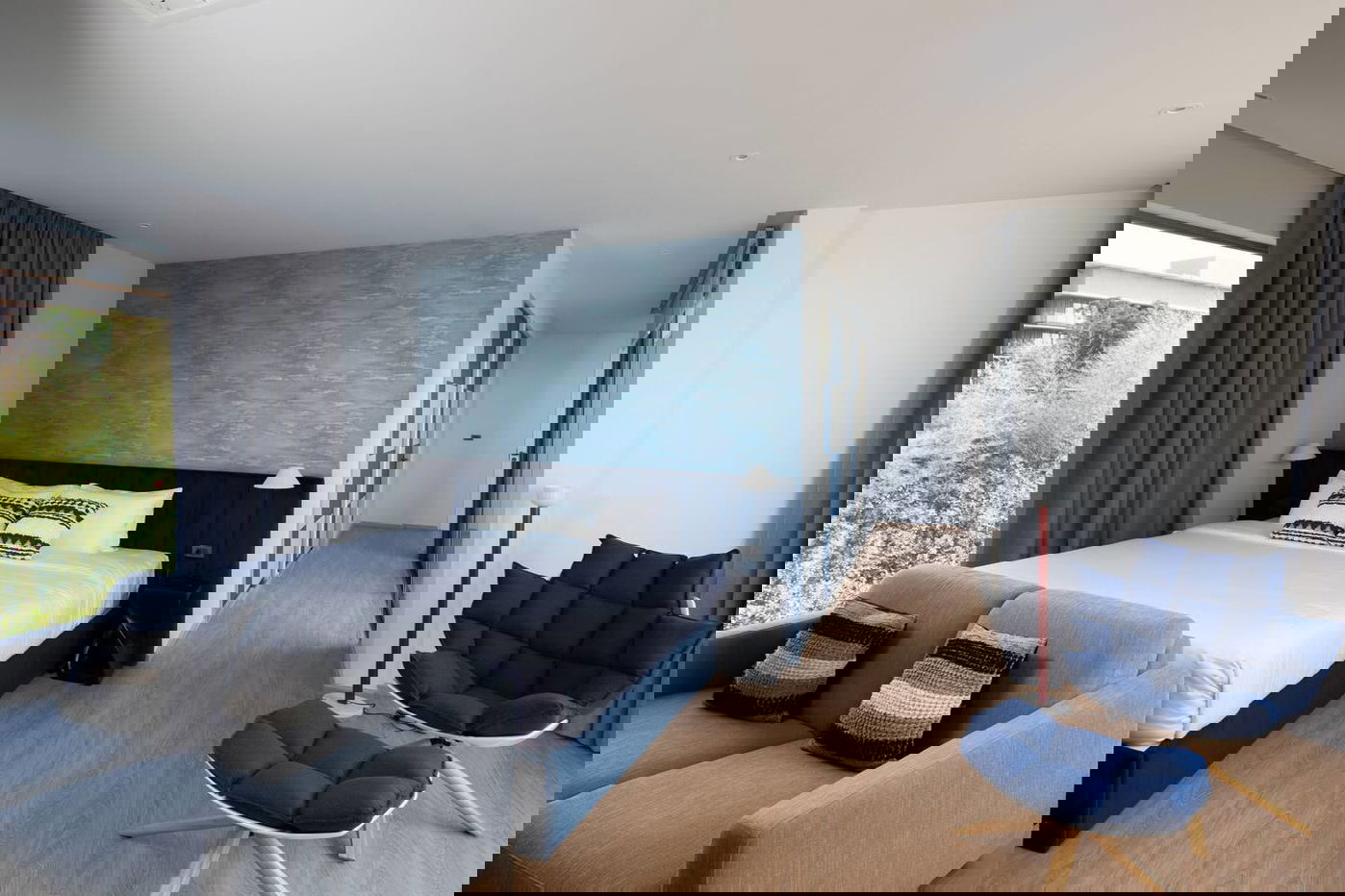 picture Luxury 4 Bedrooms Pool Villa in Na Jomtien for Sale - 4/16