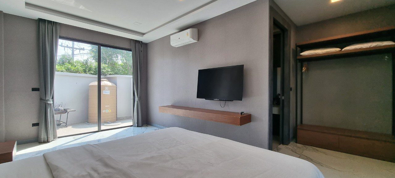 picture Pool Villa in East Pattaya 4 Beds for Rent - 17/20