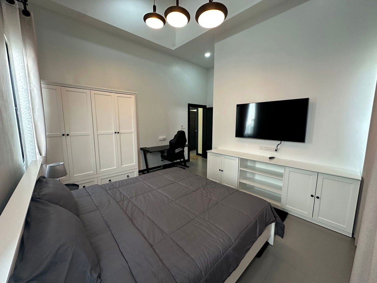 รูป วิลล่าสระว่ายน้ำ 3 ห้องนอนให้เช่า ในทำเลสยามคันทรีคลับ - รูปที่ 10/15