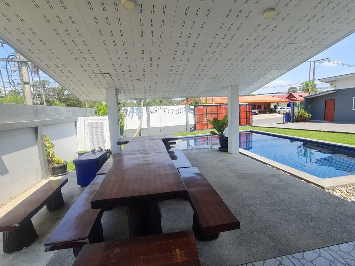 picture 12 Bedrooms Pool Villa in Mabprachan for Sale - 9/10