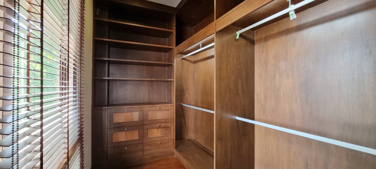 picture 6 Bedrooms Pool Villa in East Pattaya for Sale - 10/24