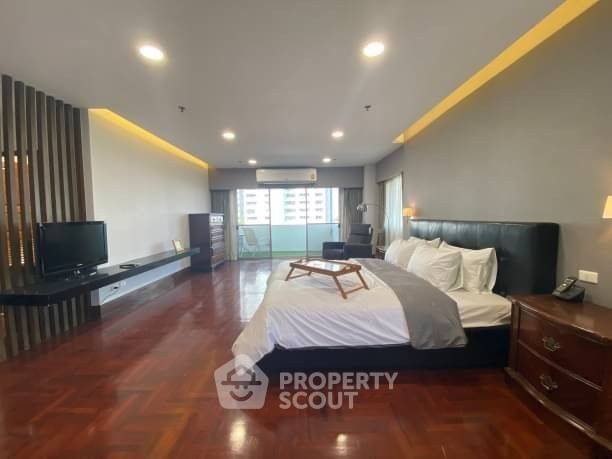 picture 4-BR Condo at 33 Tower near BTS Phrom Phong (ID 1013480) - 3/15