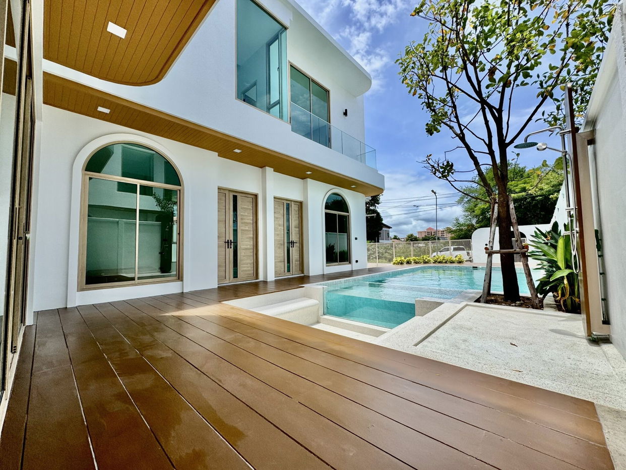 รูป Luxury 5-Bedroom Pool Villa for Sale in Jomtien, Pattaya - รูปที่ 6/7