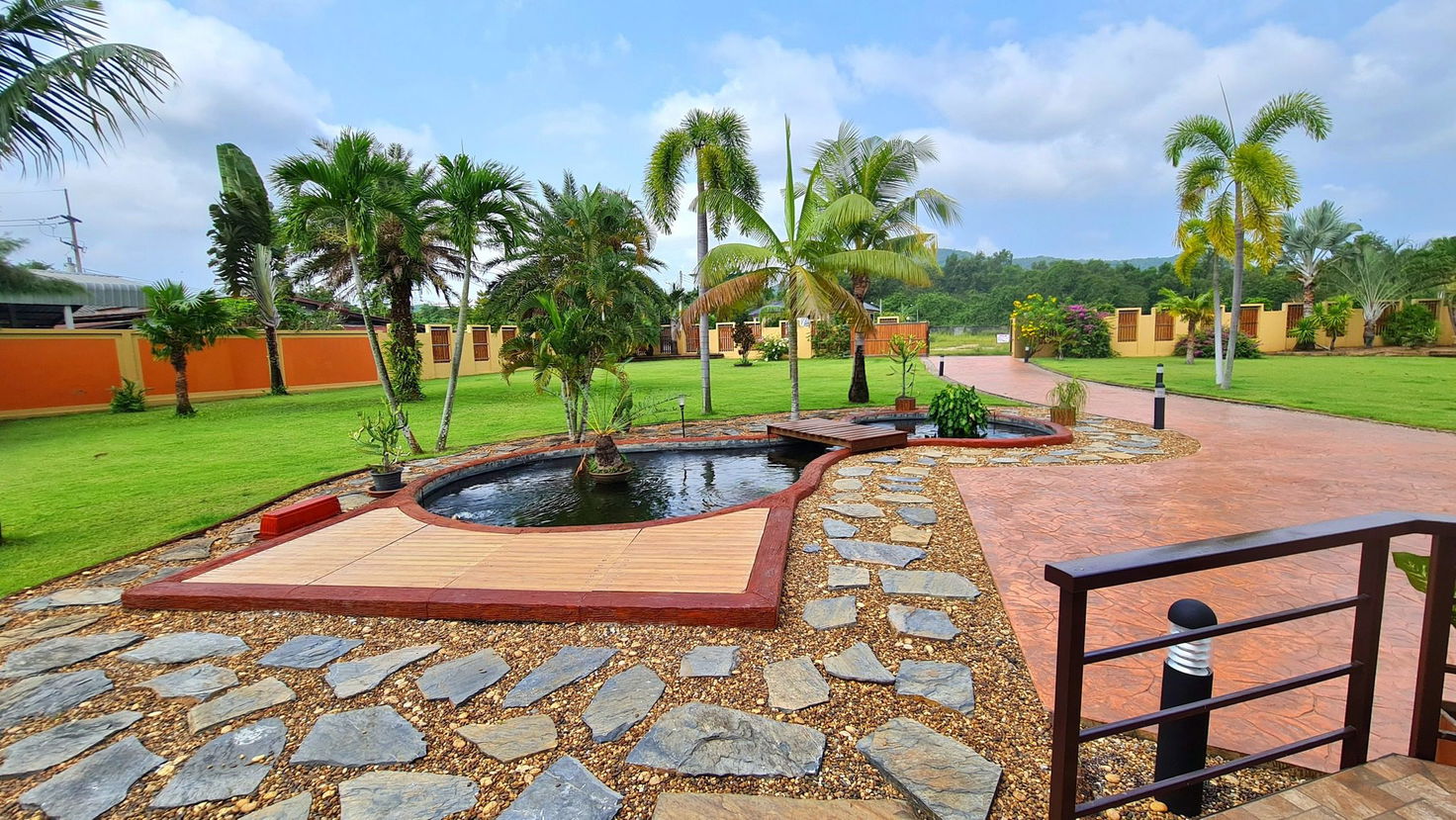 picture Spacious Private Villa with Swimming Pool for Sale – Bang Saray - 13/20