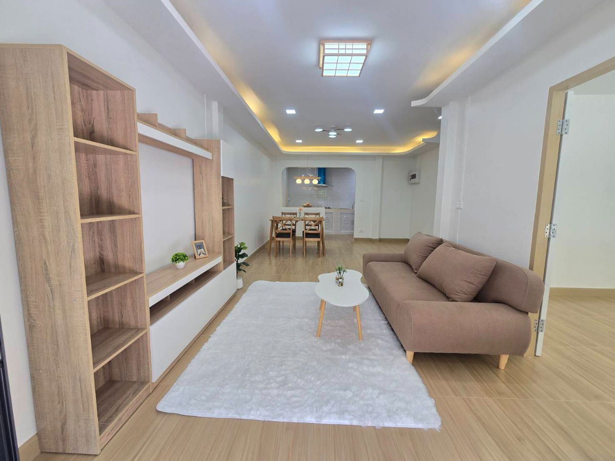 รูป ทาวน์เฮ้าส์ รีโนเวทใหม่ ทำเลดี พร้อมเฟอร์ฯ หมู่บ้าน บุศรินทร์-รามอินทรา ถนนพระยาสุเรนทร์ 40 คลองสามวา - รูปที่ 8/28