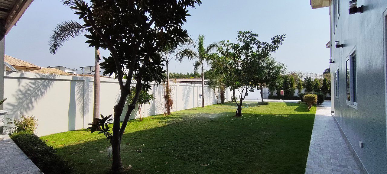 picture 5 Bedrooms House for Sale in Huay Yai - 4/27