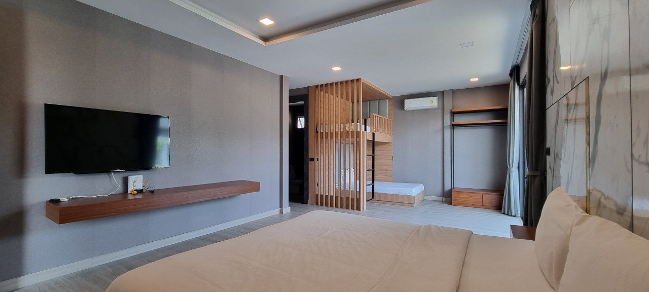 picture Pool Villa in East Pattaya 4 Beds for Rent - 15/20