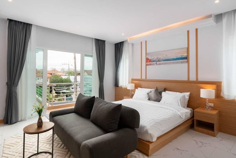 picture 6 Bedrooms Pool Villa For Rent in South Pattaya - 9/15