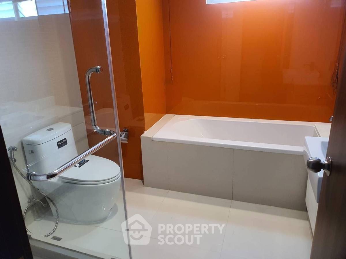 picture 1-BR Condo at The Rajdamri near BTS Ratchadamri (ID 1438564) - 11/12