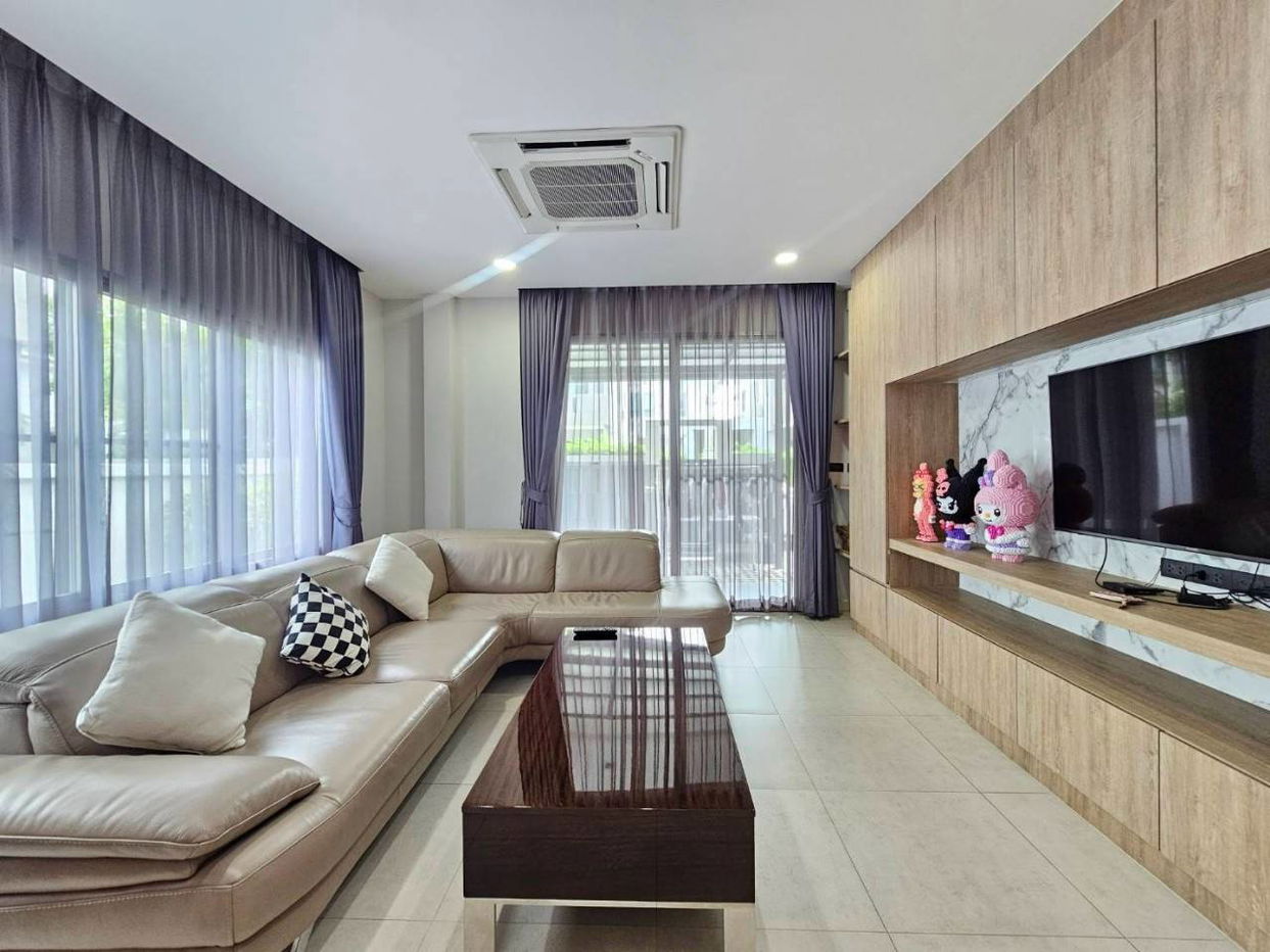 picture Patta Prime 3 Bedrooms House for Sale - 1/11