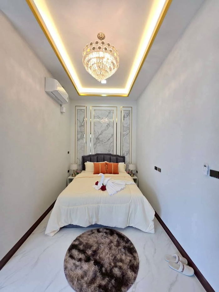 picture Luxury Pool Villa for Sale in Mabprachan - 15/19