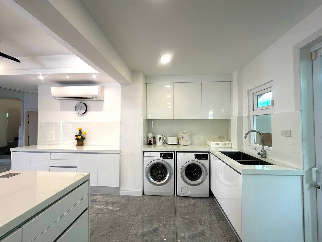 picture Luxury Pool Villa for Sale – South Pattaya - 9/16