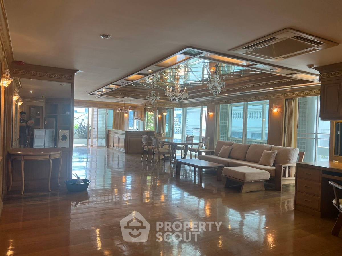 picture 4-BR Condo at Crystal Garden Condominium near BTS Nana (ID 1781606) - 2/10