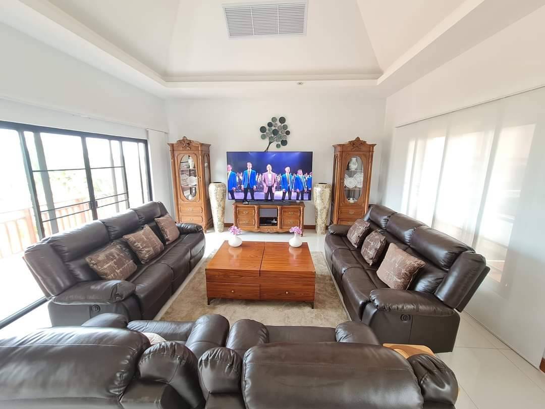 picture Luxury Beachfront Pool Villa for Sale – Bang Saray - 5/20