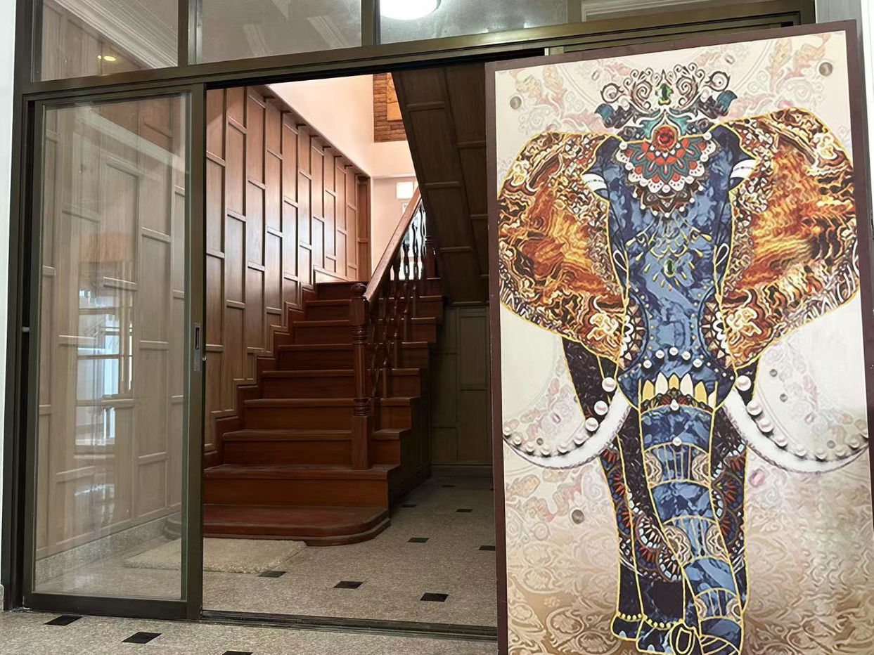 รูป Spacious 8-Bedroom Pool Villa for Sale in Thepprasit - รูปที่ 6/16