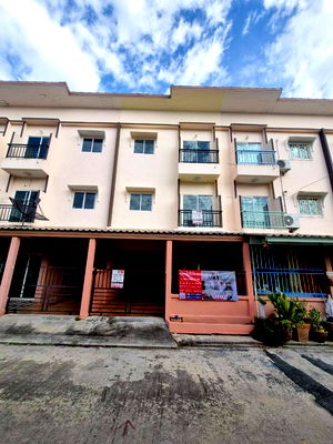 ทาวน์โฮม ถนนพุทธมณฑล สาย 5 : 🏡 𝗛𝗢𝗨𝗦𝗘 𝗙𝗢𝗥 𝗦𝗔𝗟𝗘 | ทาวน์โฮม 3 ชั้น Petch Tawi Buddhamonthon Sai 5 หมู่บ้านเพชรทวี พุทธมณฑล สาย 5 ⚡️