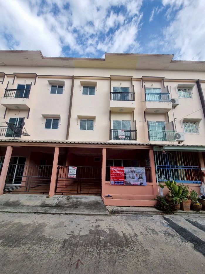 รูป 🏡 𝗛𝗢𝗨𝗦𝗘 𝗙𝗢𝗥 𝗦𝗔𝗟𝗘 | ทาวน์โฮม 3 ชั้น Petch Tawi Buddhamonthon Sai 5 หมู่บ้านเพชรทวี พุทธมณฑล สาย 5 ⚡️ - รูปที่ 1/15