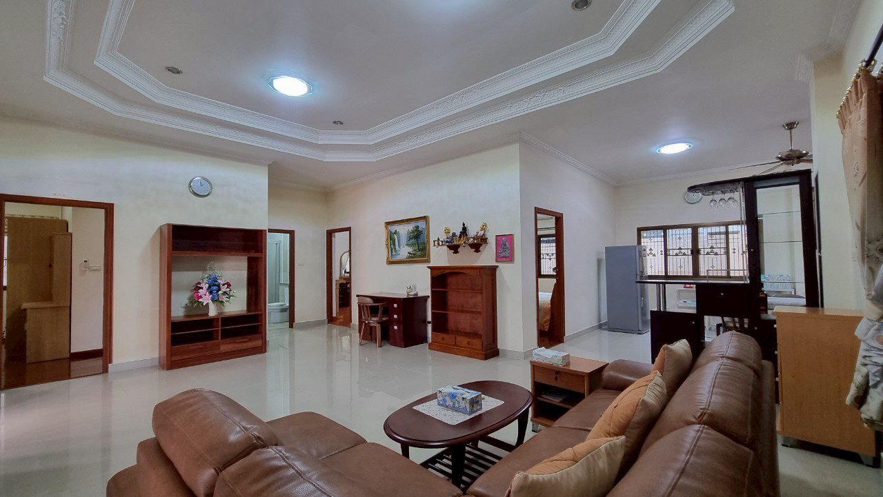 picture 3 Bedrooms House in East Pattaya for Sale - 2/15
