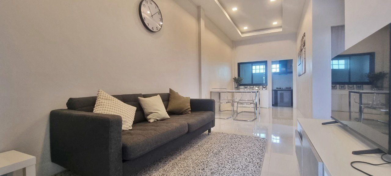 picture 2 Bedrooms House for Sale in East Pattaya - 2/14