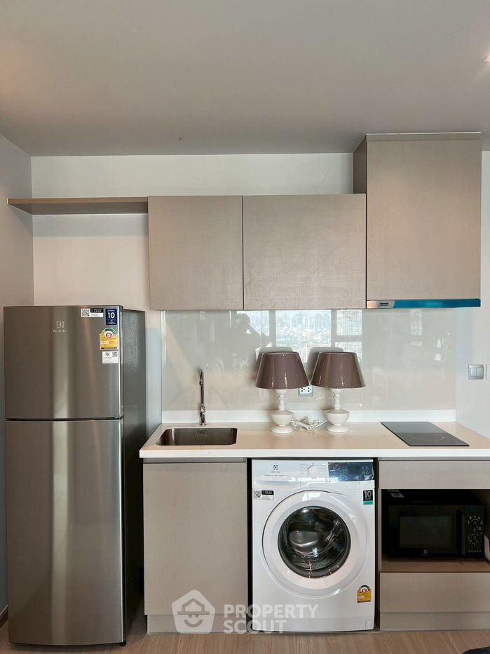 picture 2-BR Condo at Life Ladprao near BTS Ha Yaek Lat Phrao (ID 2462626) - 7/15