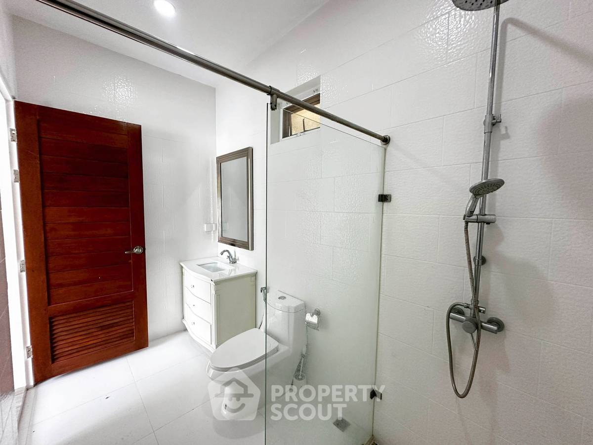 รูป วิลล่า 3-ห้องนอน ใน วังก์พง (ID 2461658) - รูปที่ 24/46