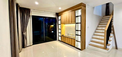 บ้านเดี่ยว ถนนศรีนครินทร์ : ขายบ้านแฝด 2 ชั้น Britania Srinakarin ทำเลศักยภาพ ใกล้วัดหนามแดง สมุทรปราการ  ใกล้ BTS ศรีด่าน และเมกะบางนา