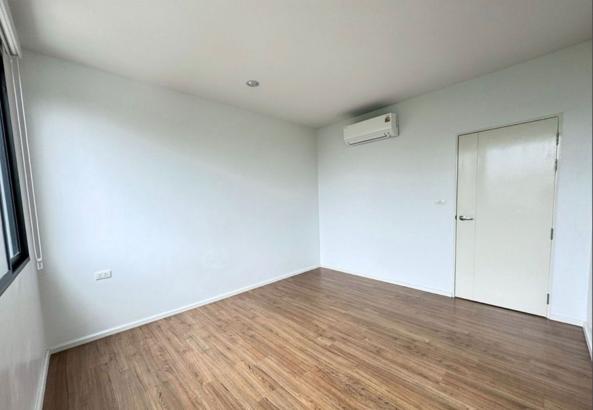 รูป เช่าทาวน์โฮม 3 ชั้น ม. บ้านกลางเมือง พระราม 9 - กรุงเทพกรีฑา สวย เฟอร์ครบ สนใจแอตไลน์ครับ@841qqlnr - รูปที่ 10/29