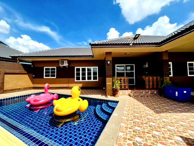 เช่าบ้านเดี่ยว บางละมุง ชลบุรี : วิลล่า 3 ห้องนอนให้เช่าในมาบประชัน พร้อมสระว่ายน้ำส่วนตัว