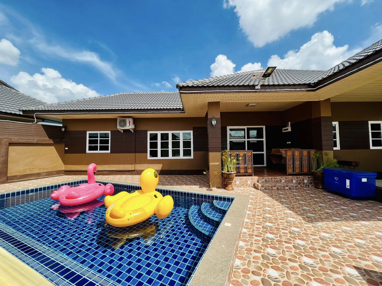 รูป วิลล่า 3 ห้องนอนให้เช่าในมาบประชัน พร้อมสระว่ายน้ำส่วนตัว - รูปที่ 1/6